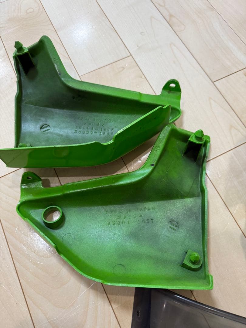 ZRX1200R 外装セット フロントカウル サイドカバー スクリーン