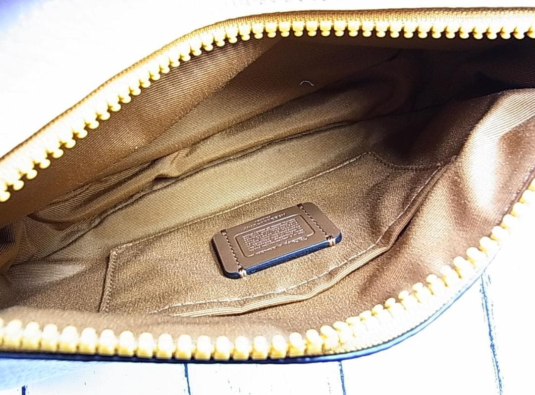 正規美品コーチｘDisneyコラボ　ウエスト＆ボディバック　3747　ミッキー