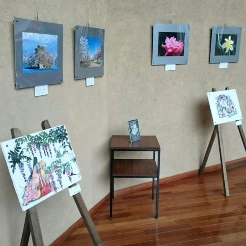 日本人女性作家　和風 藤の花 女性 切り絵アート