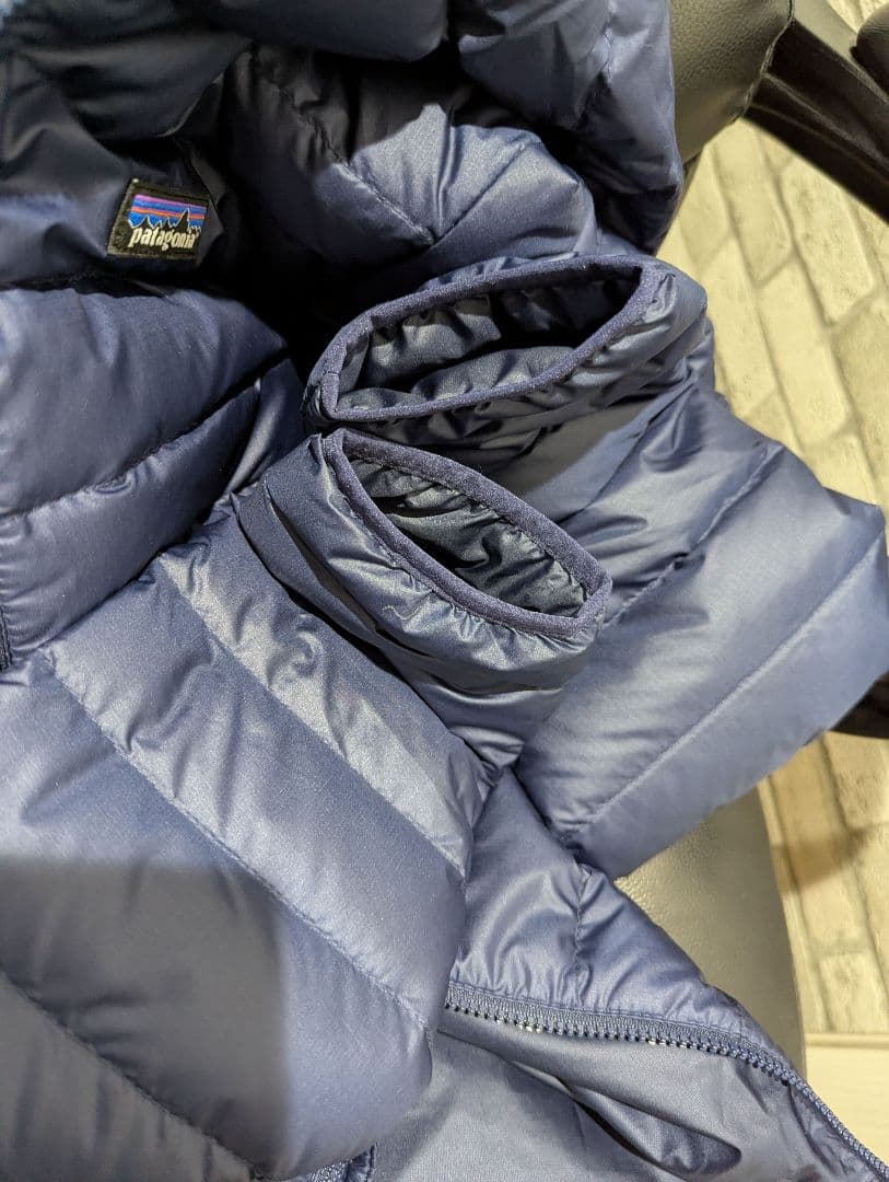 Patagonia ダウンセーターフーディ 濃紺 美品 xs