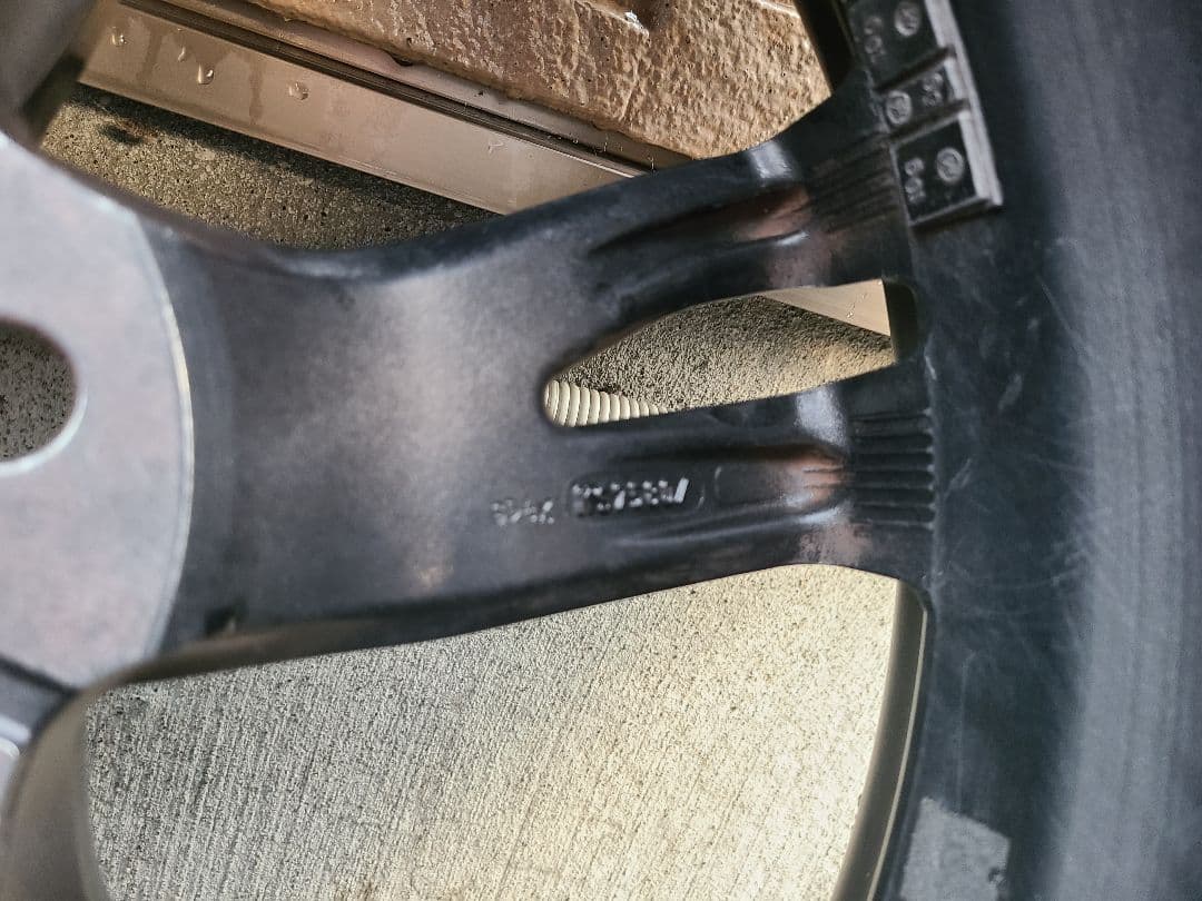 ①MAK ストックホルム 18in 7.5J +50 PCD108 63.4mm