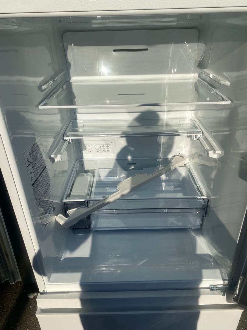 【美品】TOSHIBA 冷凍冷蔵庫 GR-V33SC (WU) 2024年製