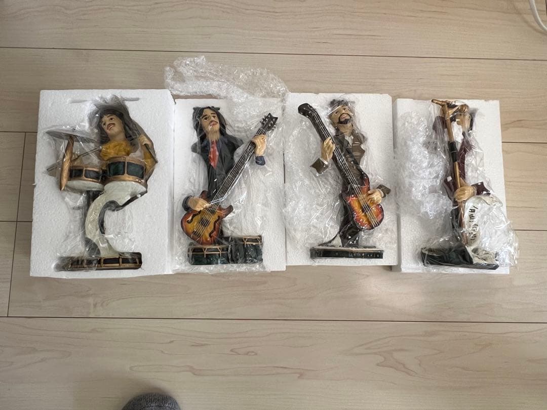 値下げしました‼️ビートルズ風Beatlesフィギュア人形置物スタチュー箱付き