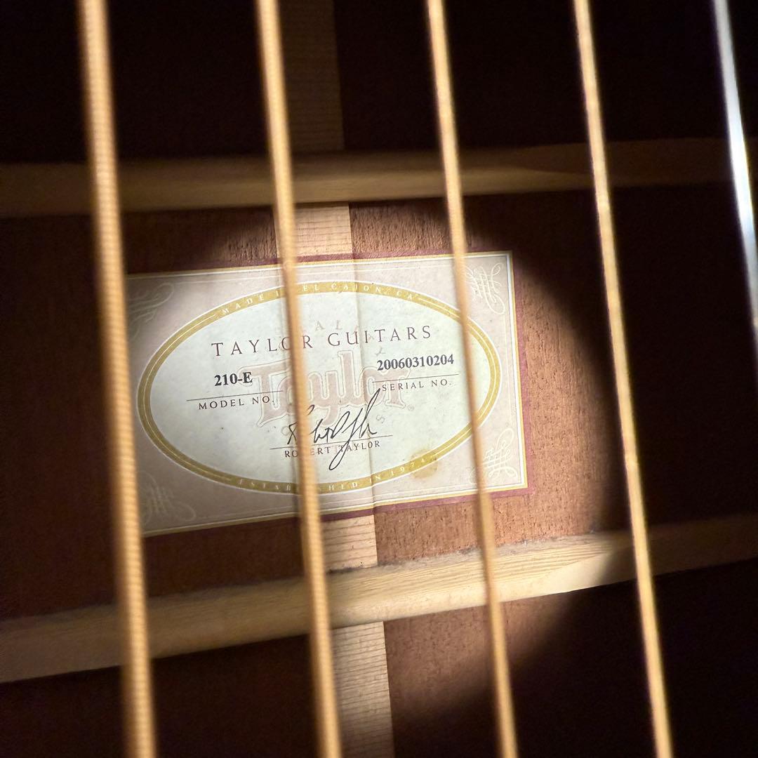 【価格以上の音】 Taylor 210e エレアコ ケース付