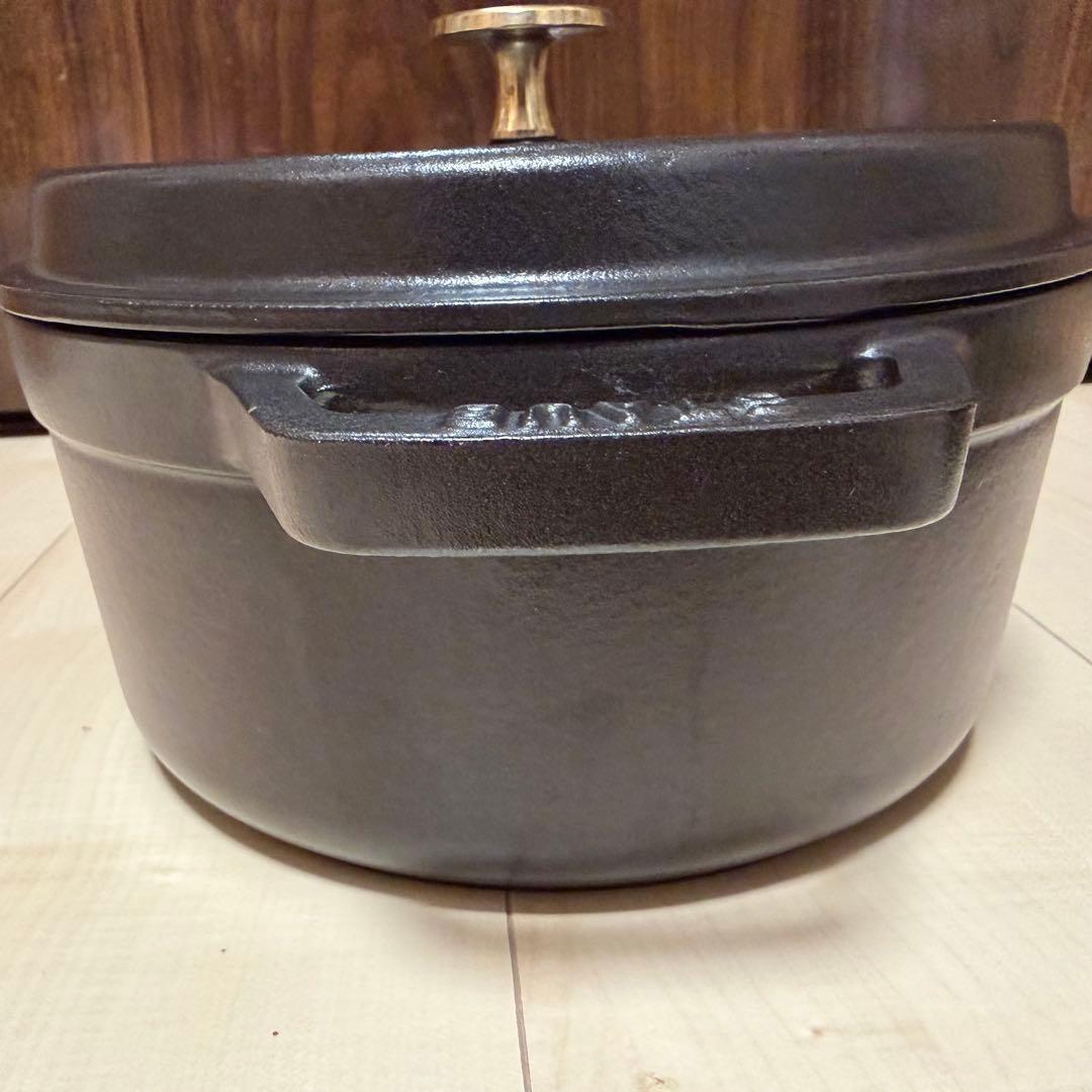 美品！ ストウブ【Staub】ピコ・ココット ラウンド 22cm 無水鍋