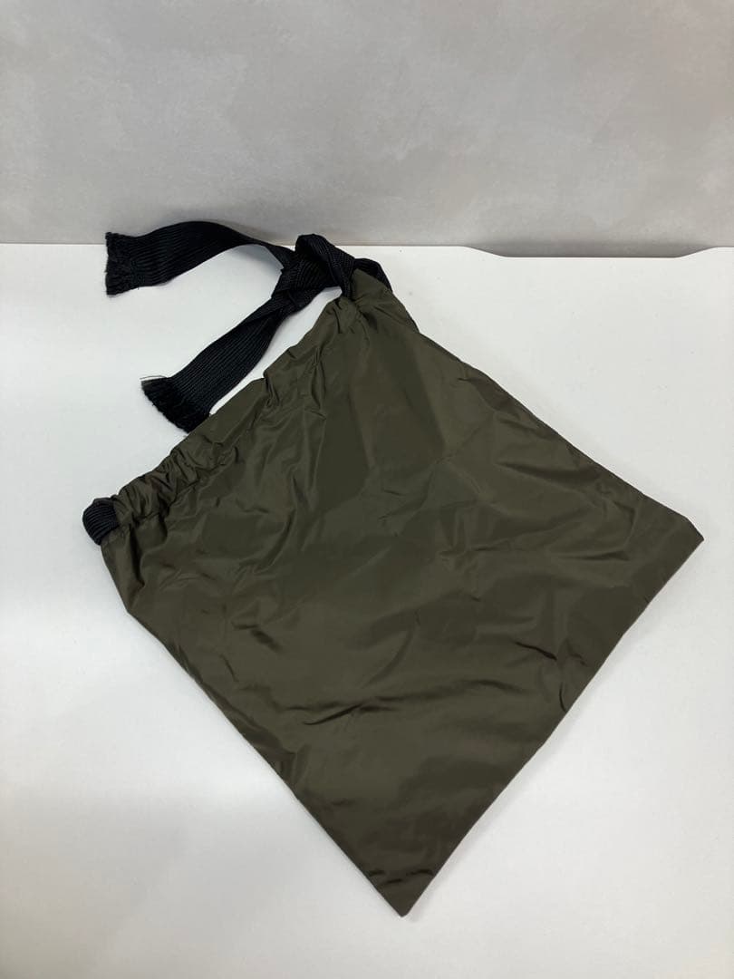 プラダ ナイロンパーカー カーキ サイズ38 レディース 【3636】