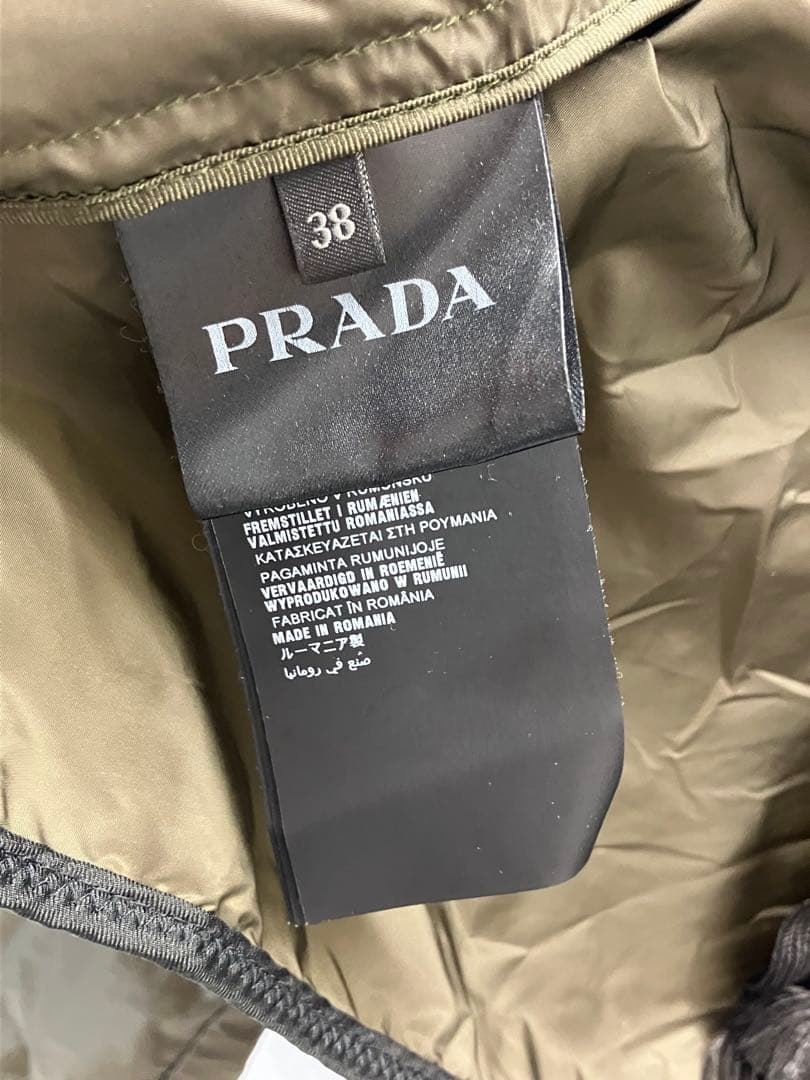 プラダ ナイロンパーカー カーキ サイズ38 レディース 【3636】
