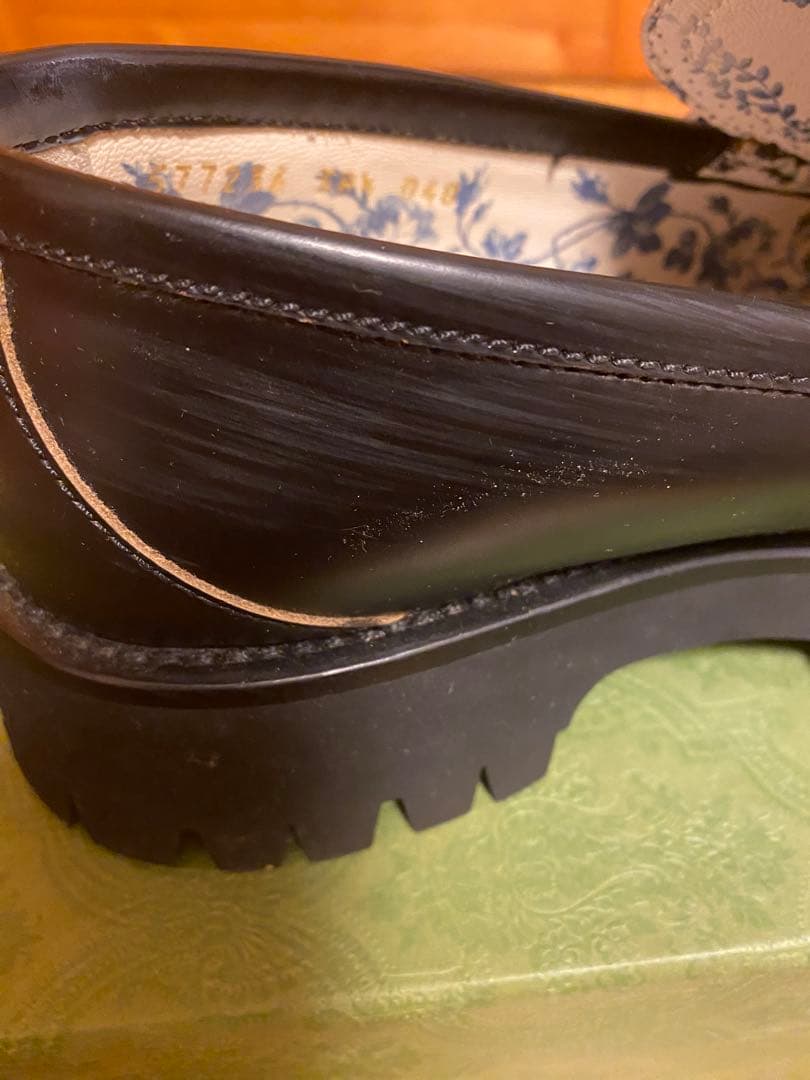 GUCCI ブラックレザー ローファー