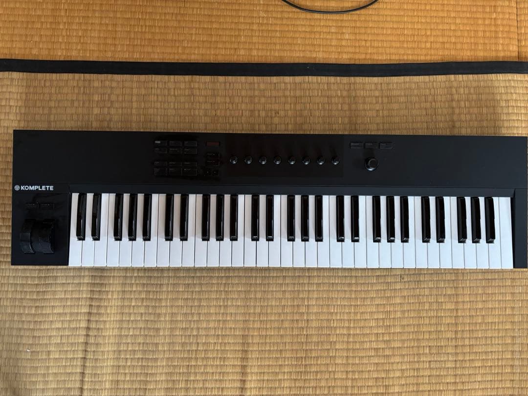 Native Instruments A61 MIDIキーボード
