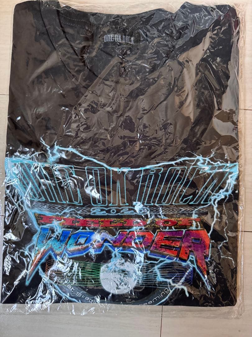 ONE OK ROCK LIVE Tシャツ、マフラータオル