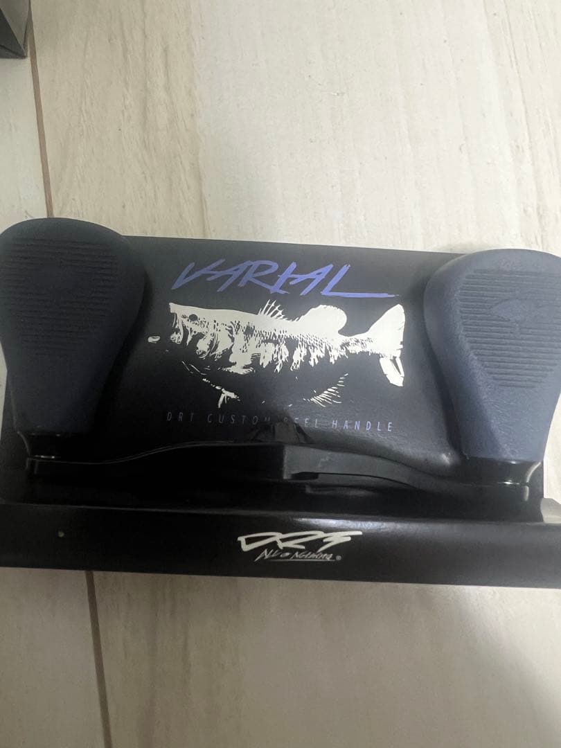 バリアル100 ブラック　フラットノブ＆純正ノブ　シマノ左巻きナット付き