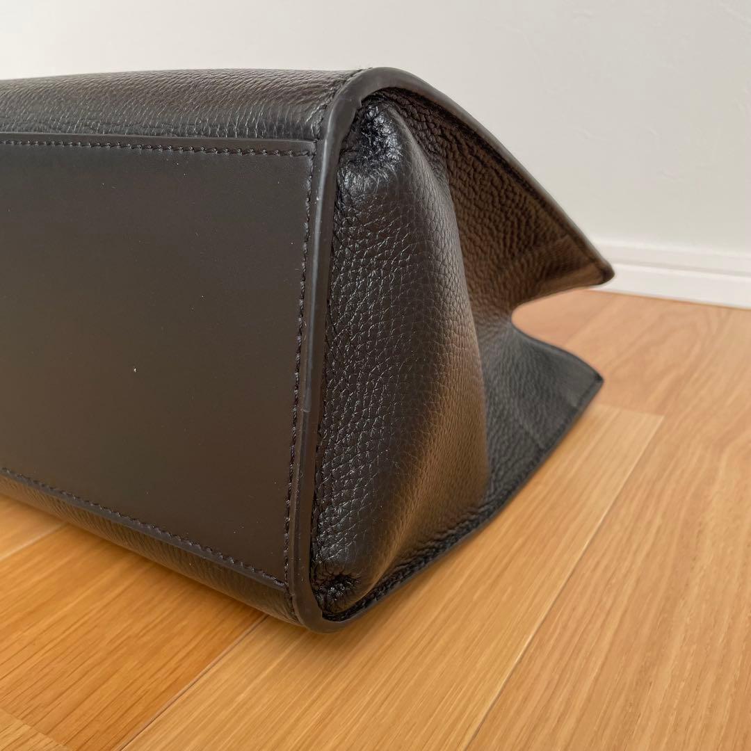 美品フルラ レザー2WAY ショルダーバッグ 現行ロゴ 黒