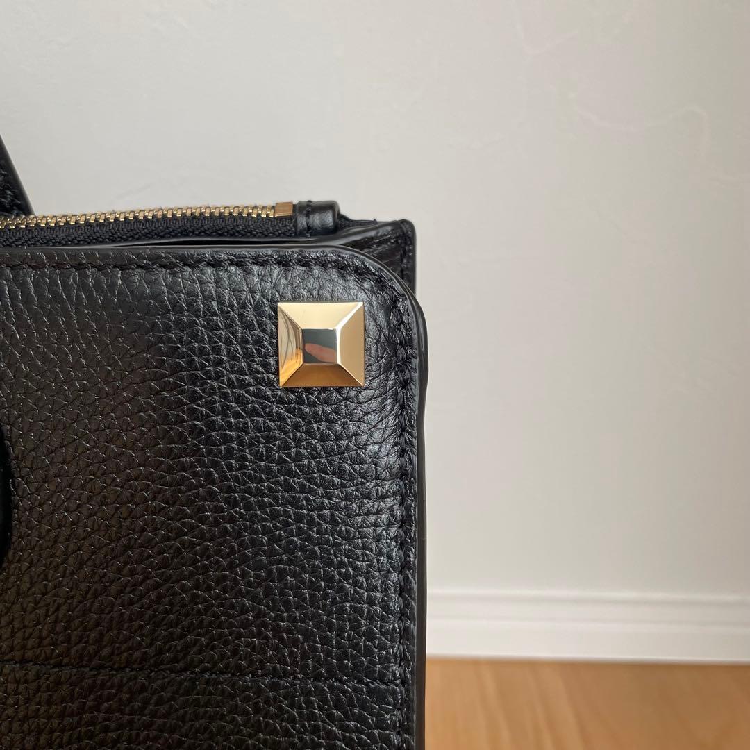 美品フルラ レザー2WAY ショルダーバッグ 現行ロゴ 黒