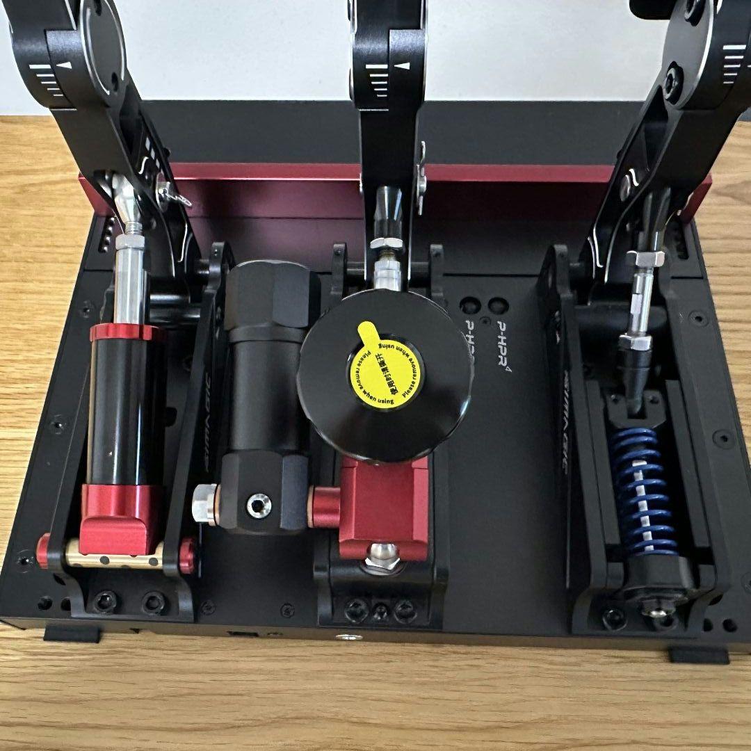 SIMAGIC P1000 モジュラーペダル