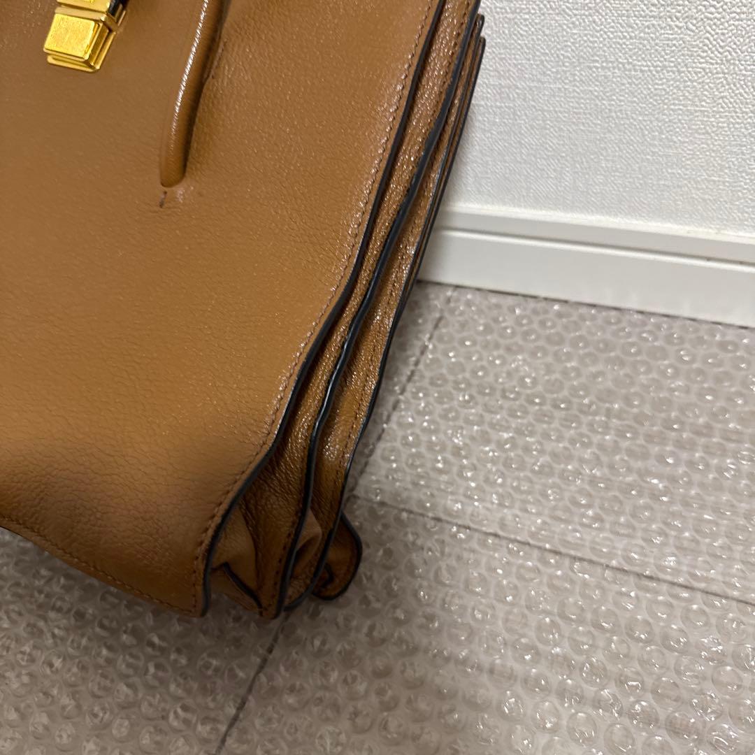 ハンドバッグ　miumiu マドラスレザー　トートバッグ