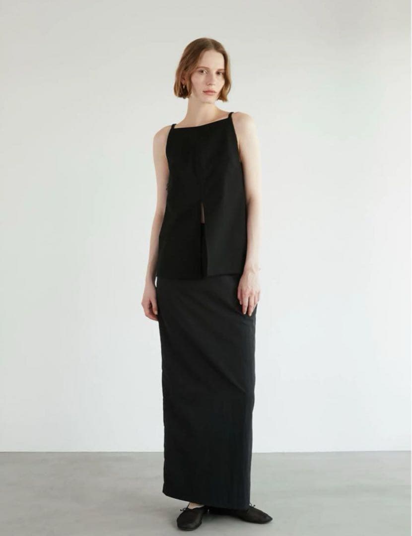 トップス la peau de gem. front cut tops