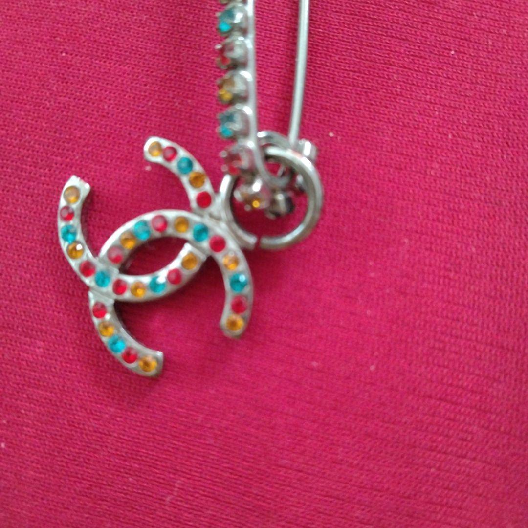 CHANEL CCロゴ ピンブローチ マルチカラー