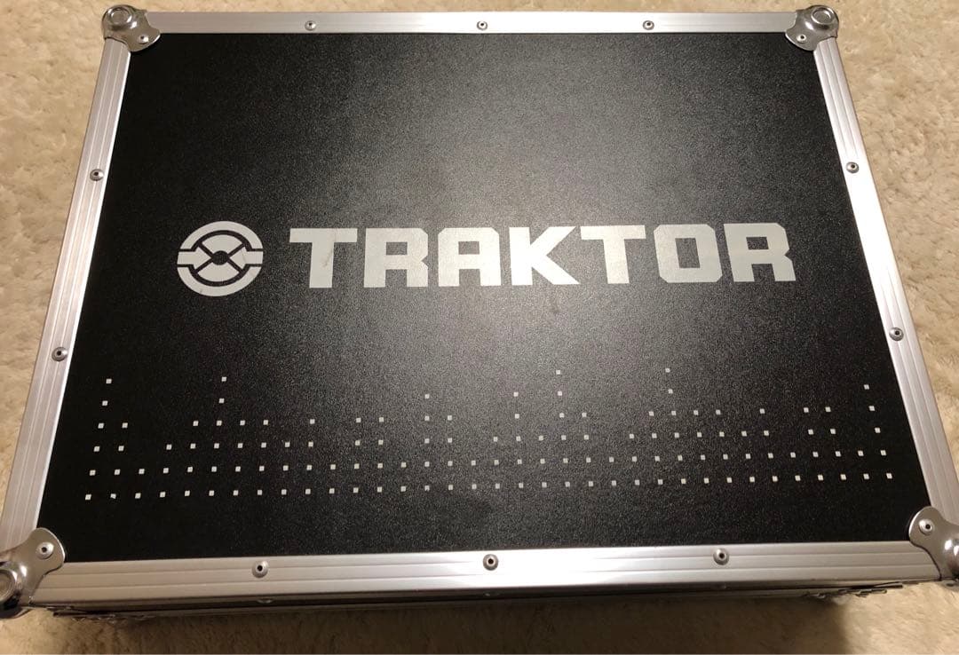 Traktor kontrol S4 純正ハードケース付