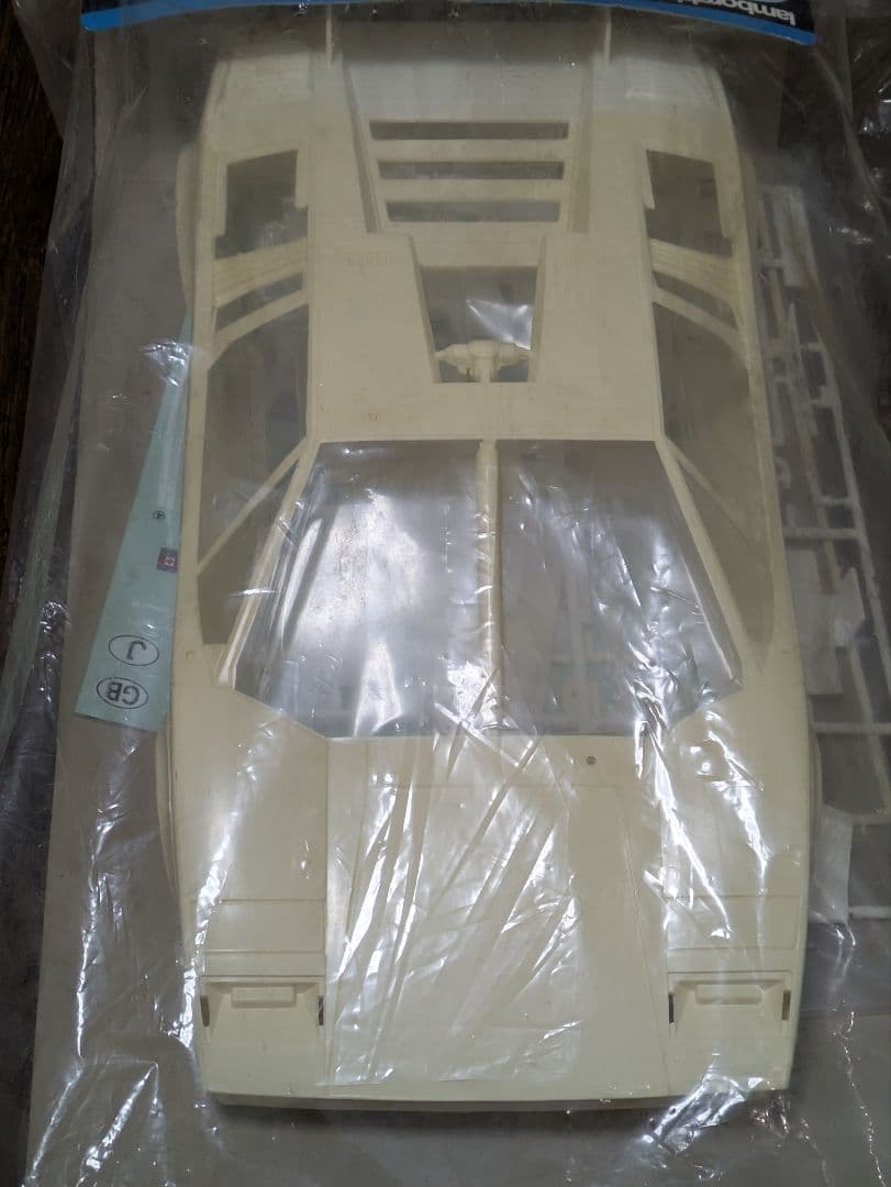 【入手困難】タミヤ1/12RCカウンタックLP500Sボディパーツ