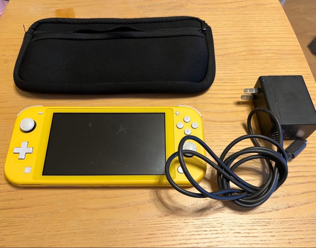 Nintendo Switch Lite イエロー 専用アダプター、SDカード付