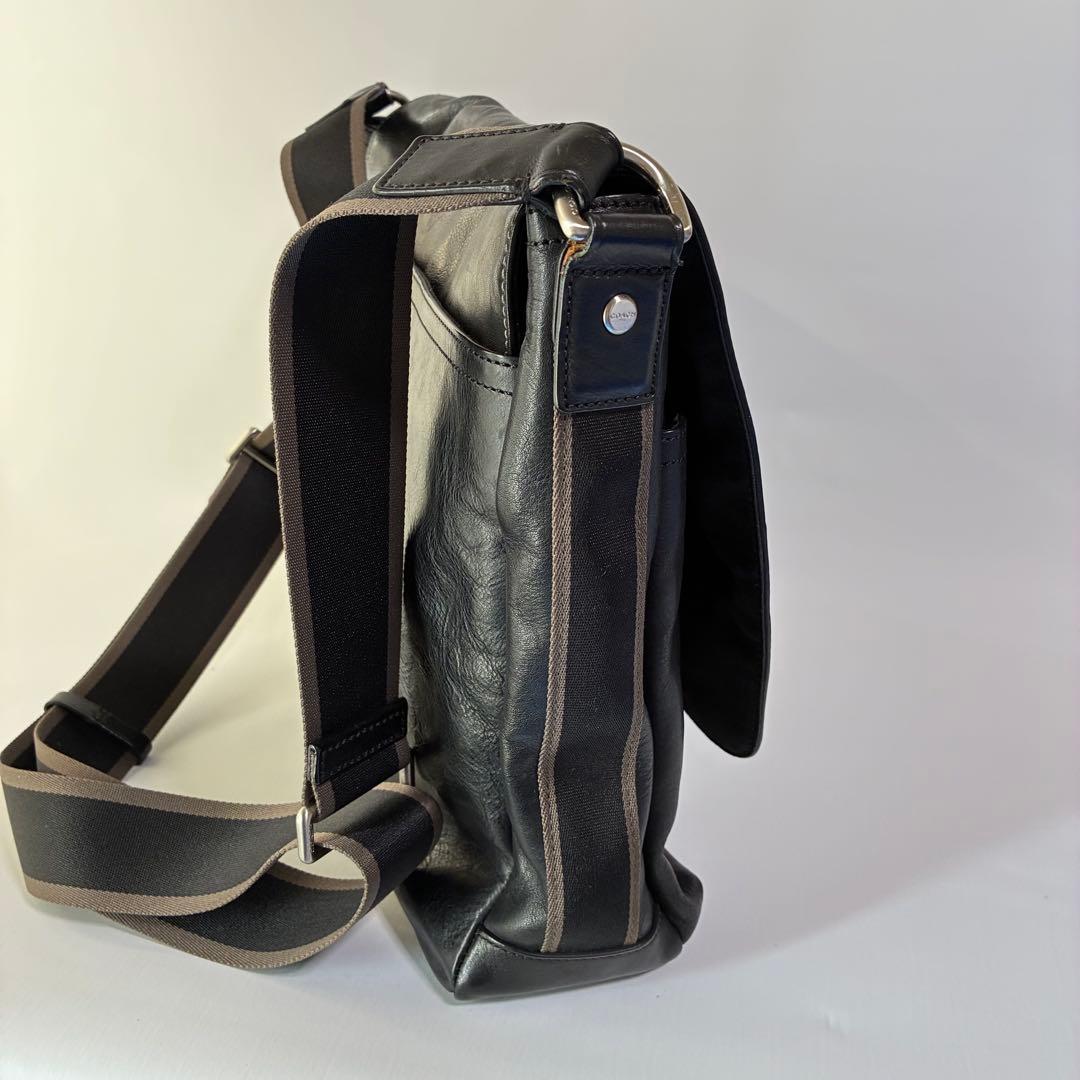 COACH ブラックレザー ショルダーバッグ