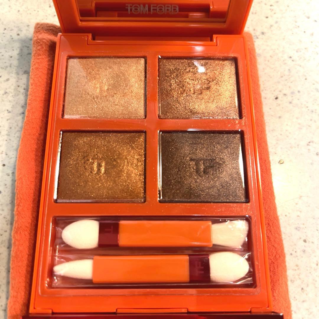 トムフォード　アイカラークォード04Aサスピション