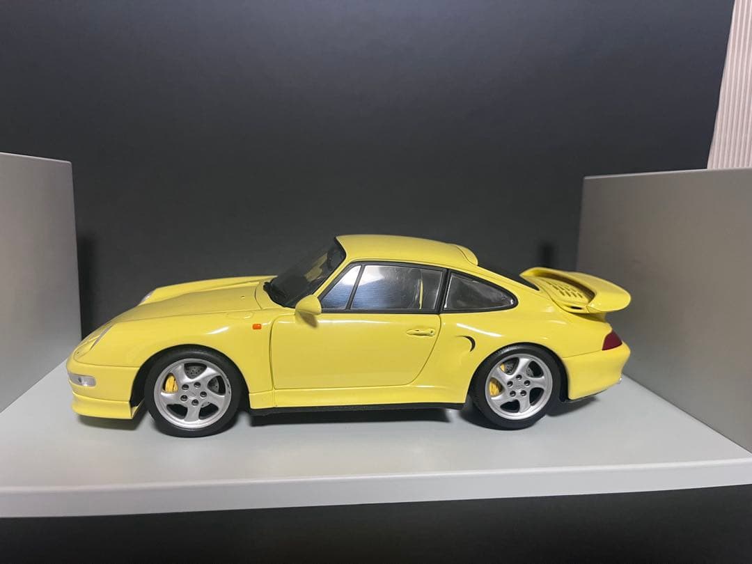UT Models Porsche turbo S イエロー 1:18 絶版