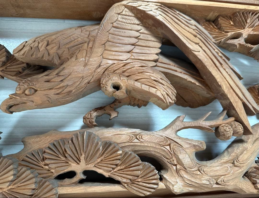 富山 欄間 彫刻 縁起物 松 鷹 松ぼっくり 重厚 堅牢 二枚一組 ※i4※