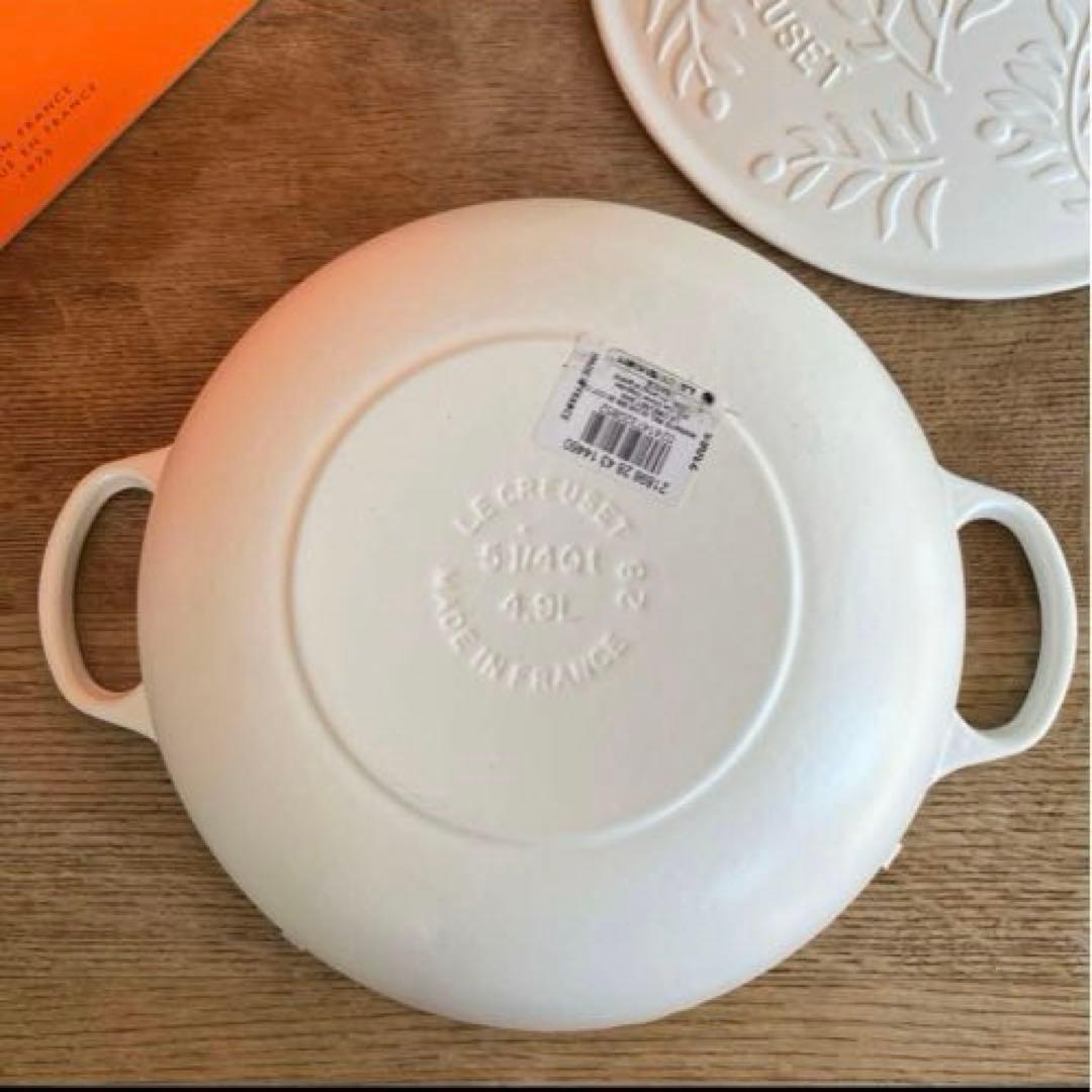 SALE❣️新品　ルクルーゼ 28cm マルミット オリーブブランチレリーフ　IH