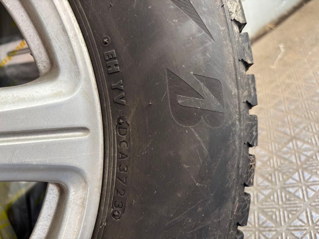 【お肉さん専用2/4】ブリザック 冬用タイヤ 215/70R16