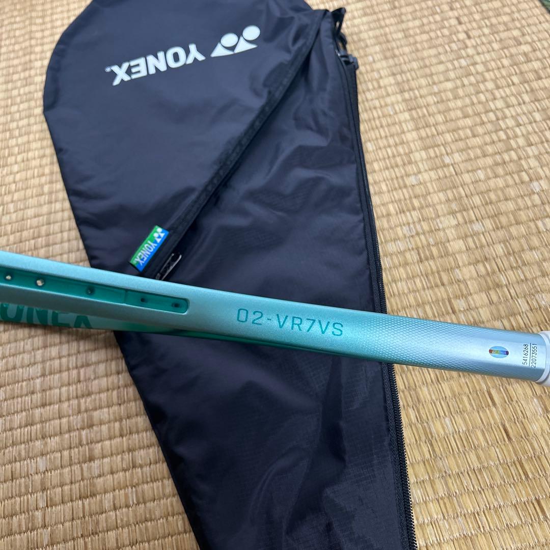 YONEX 02-ボルトレイジ7vs フレッシュグリーン