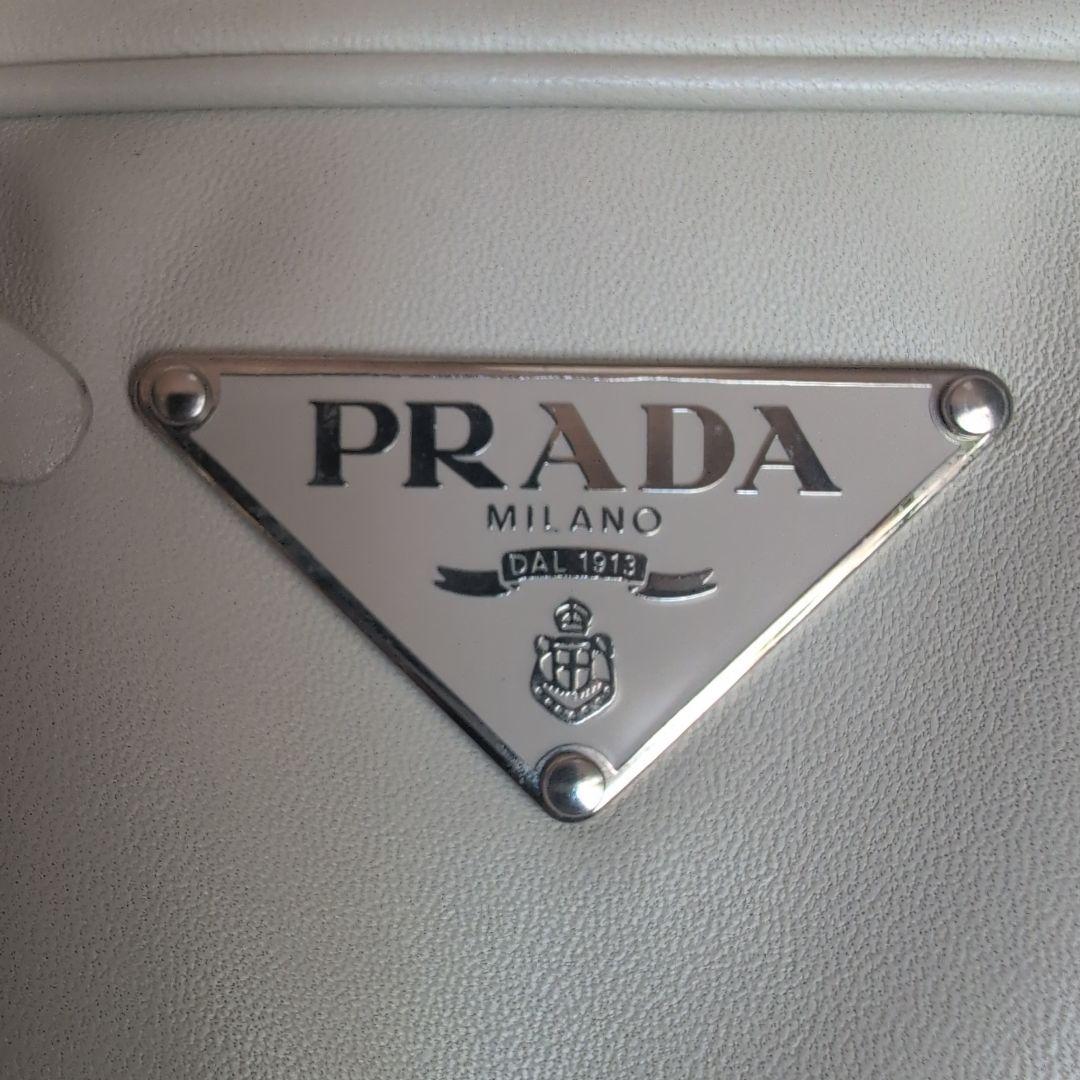 PRADA 　ハンドバッグ レザー　ダイヤル錠付き