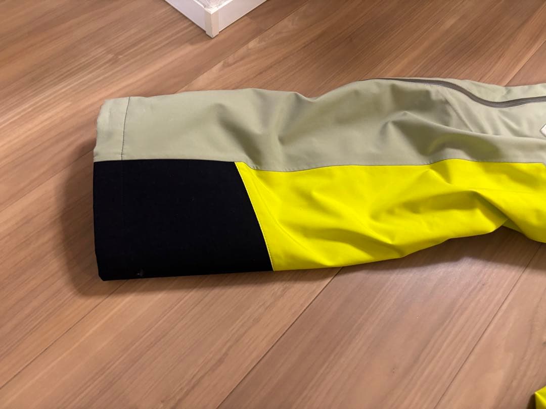 ★24年モデル★お洒落　デサント　スキーウエア 上下セット　SAJ デモ　技術選