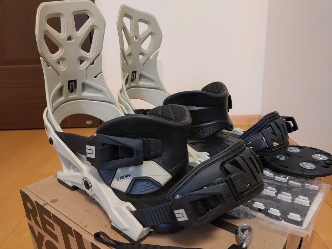 【美品】 NOW BRIGADE バインディング Mサイズ(25〜28.5㎝)