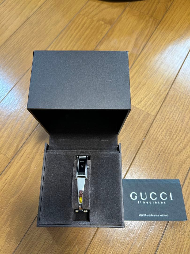 GUCCI レディース 時計 黒 ステンレススチール