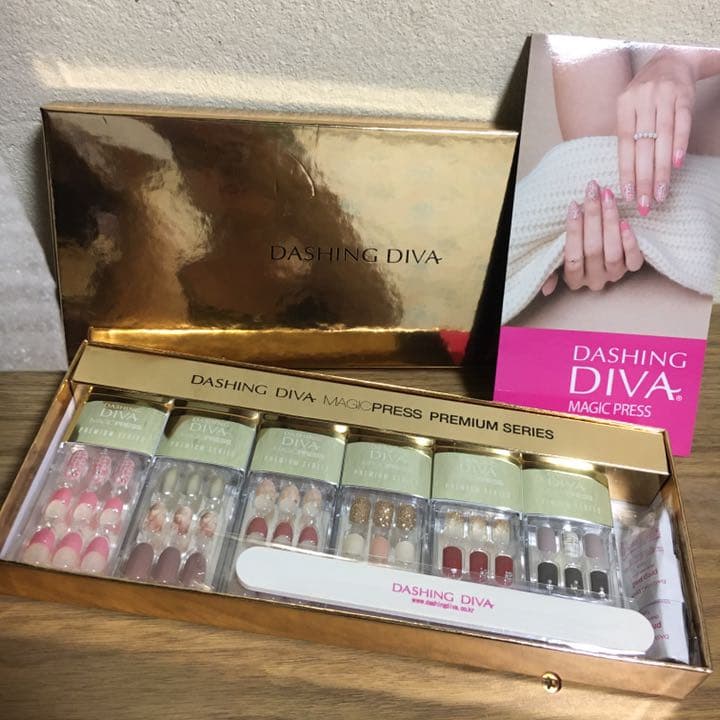 新品 ダッシングディバ ネイルセット