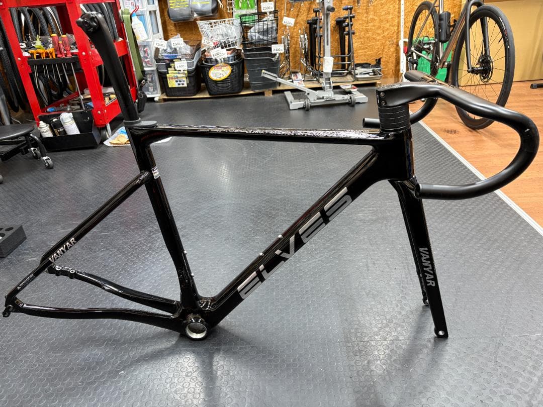 ELVES Vanyar Pro DISK フレームセット及び専用ハンドル付属