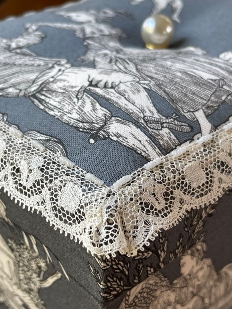 カルトナージュミニ裁縫箱(フタ有)