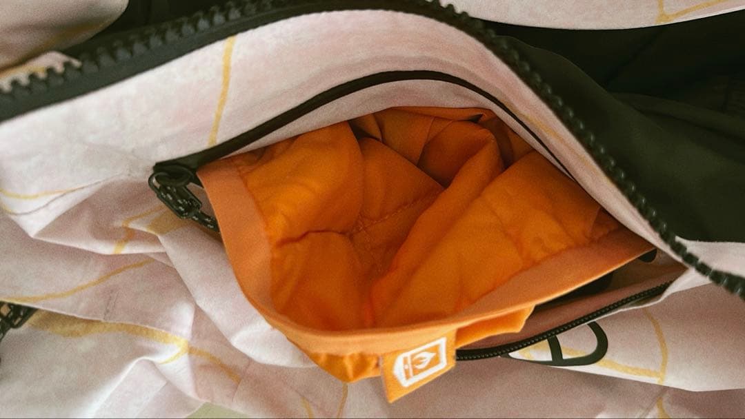 バートンAK GORE UPSHFTレディースS KINTSUGI柄　薄ピンク