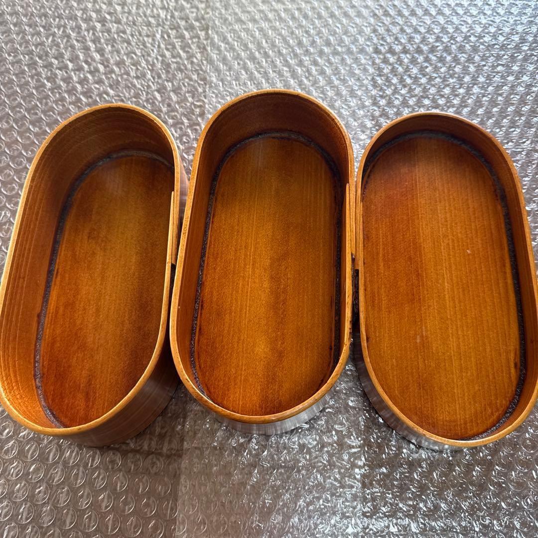 ぬし熊　摺り漆塗り　小判型二段弁当箱