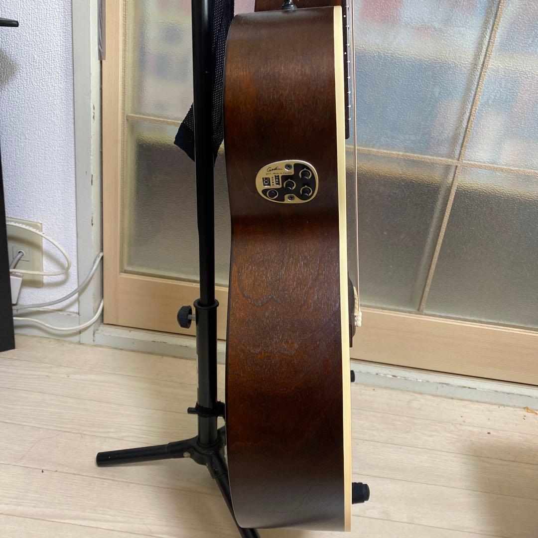 Art & Lutherie Legacyカッタウェイ バーボンバースト