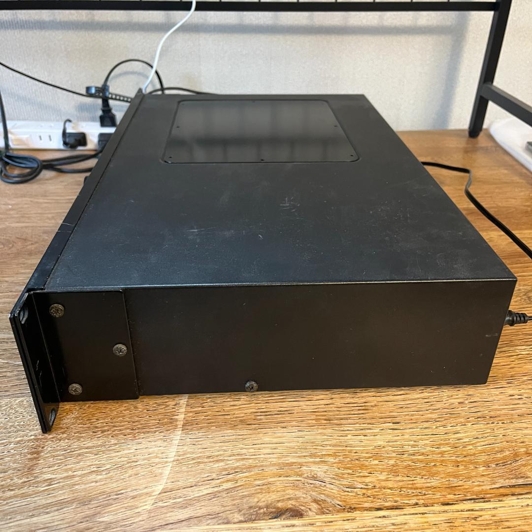 Roland JV-1080 Super JV シンセサイザー