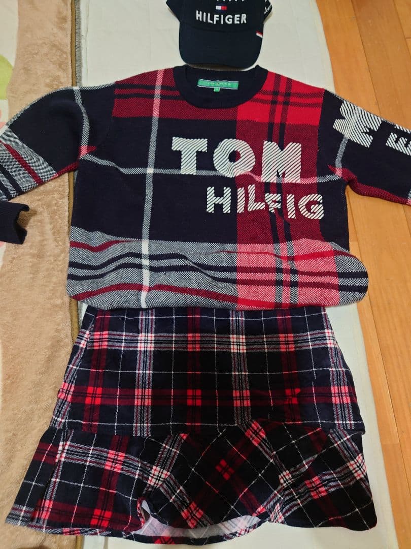 トミーヒルフィガーゴルフ上下、帽子、レッグウォーマー、セット