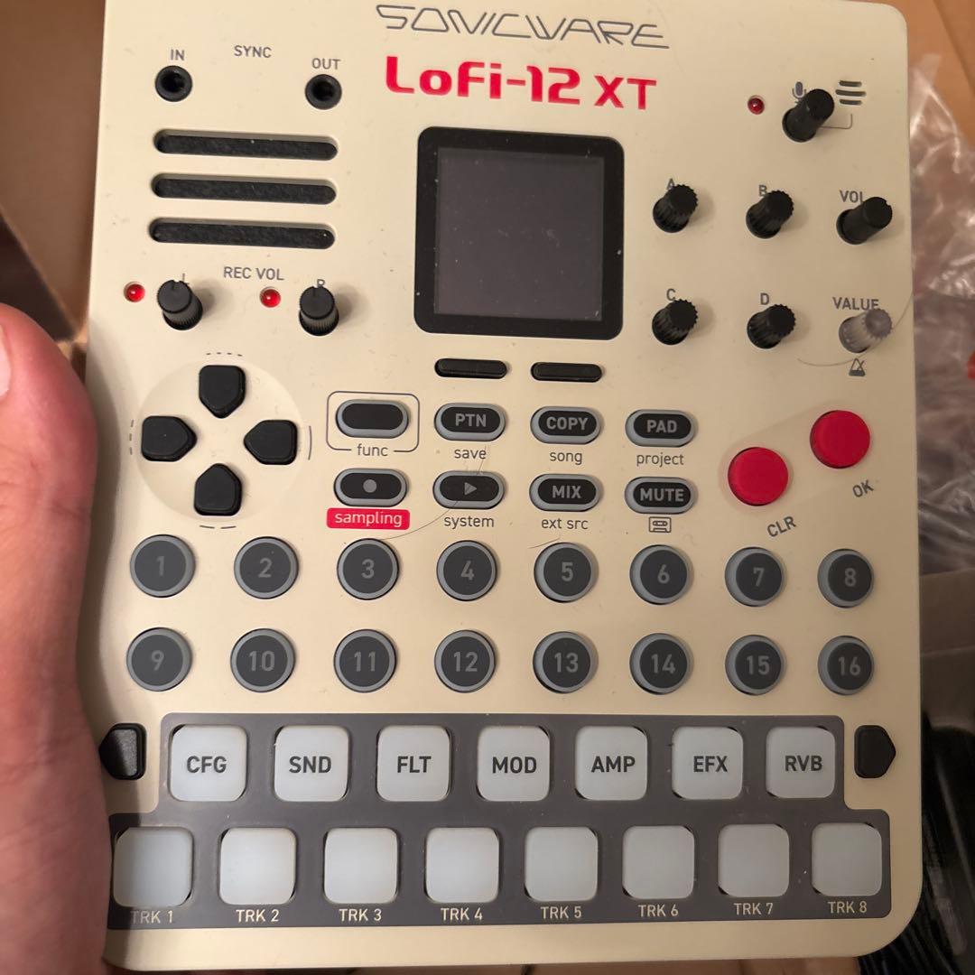 Sonicware lofi 12 xt レトロカラー