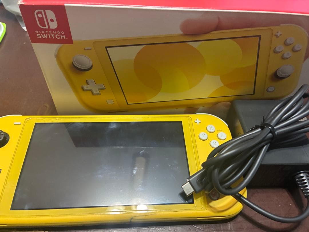 switch lite ジャンク　イエロー