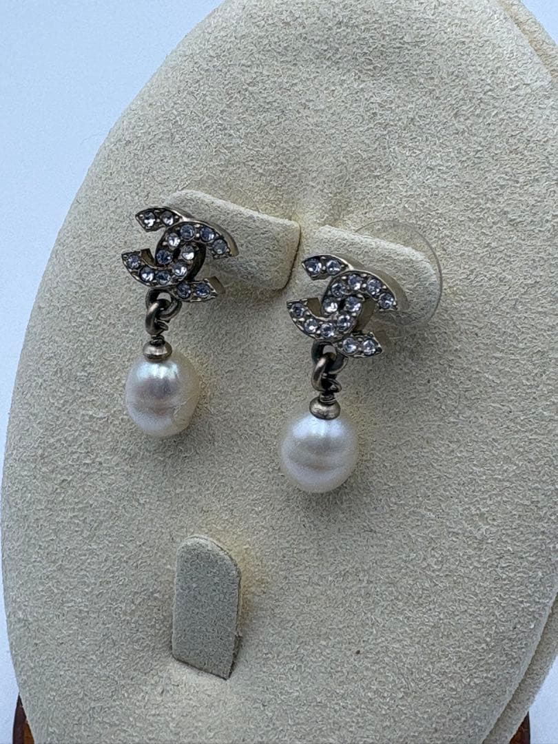 CHANELシャネル ココマークピアス ラインストーン スイングパール ゴールド