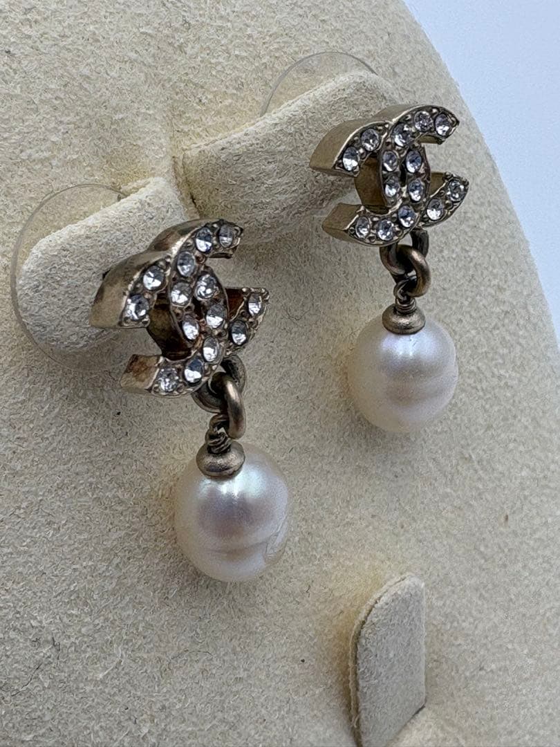 CHANELシャネル ココマークピアス ラインストーン スイングパール ゴールド