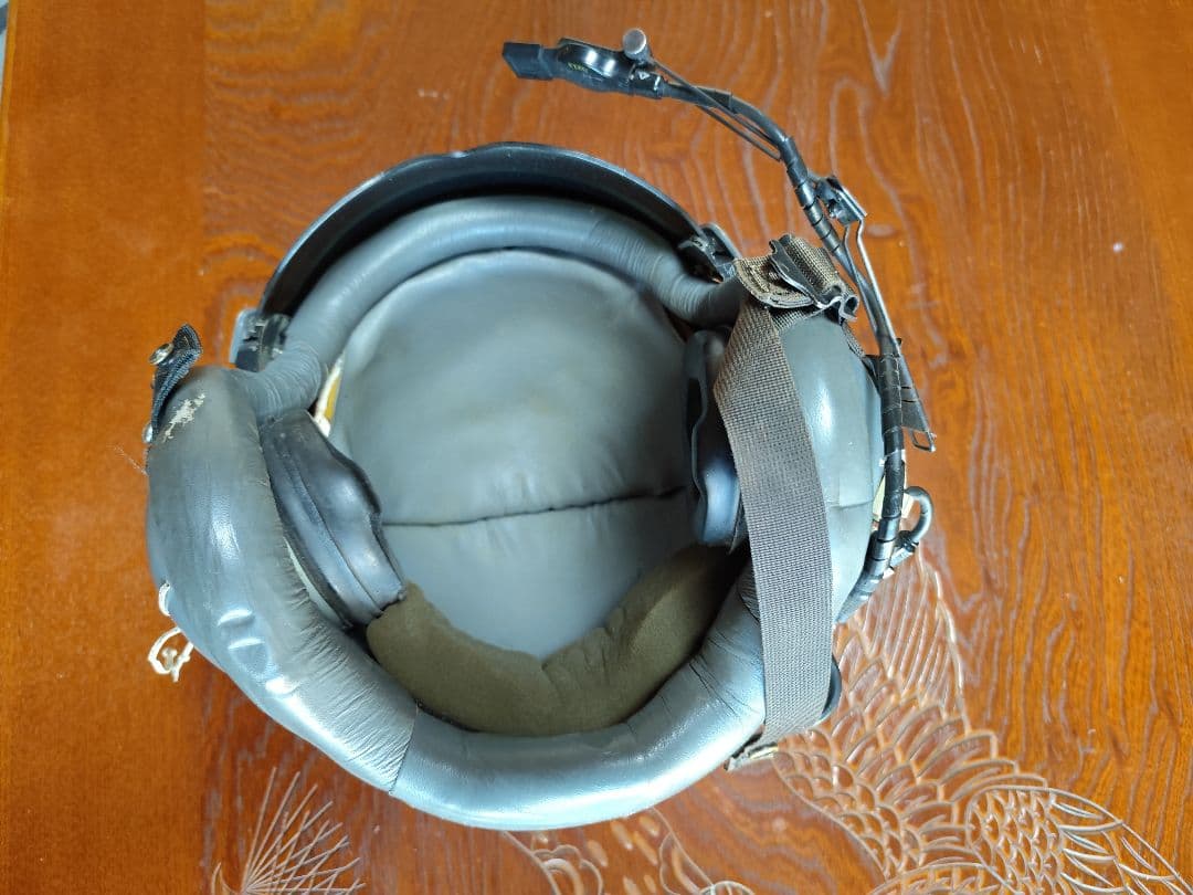 軍用ヘリコプターパイロットヘルメット