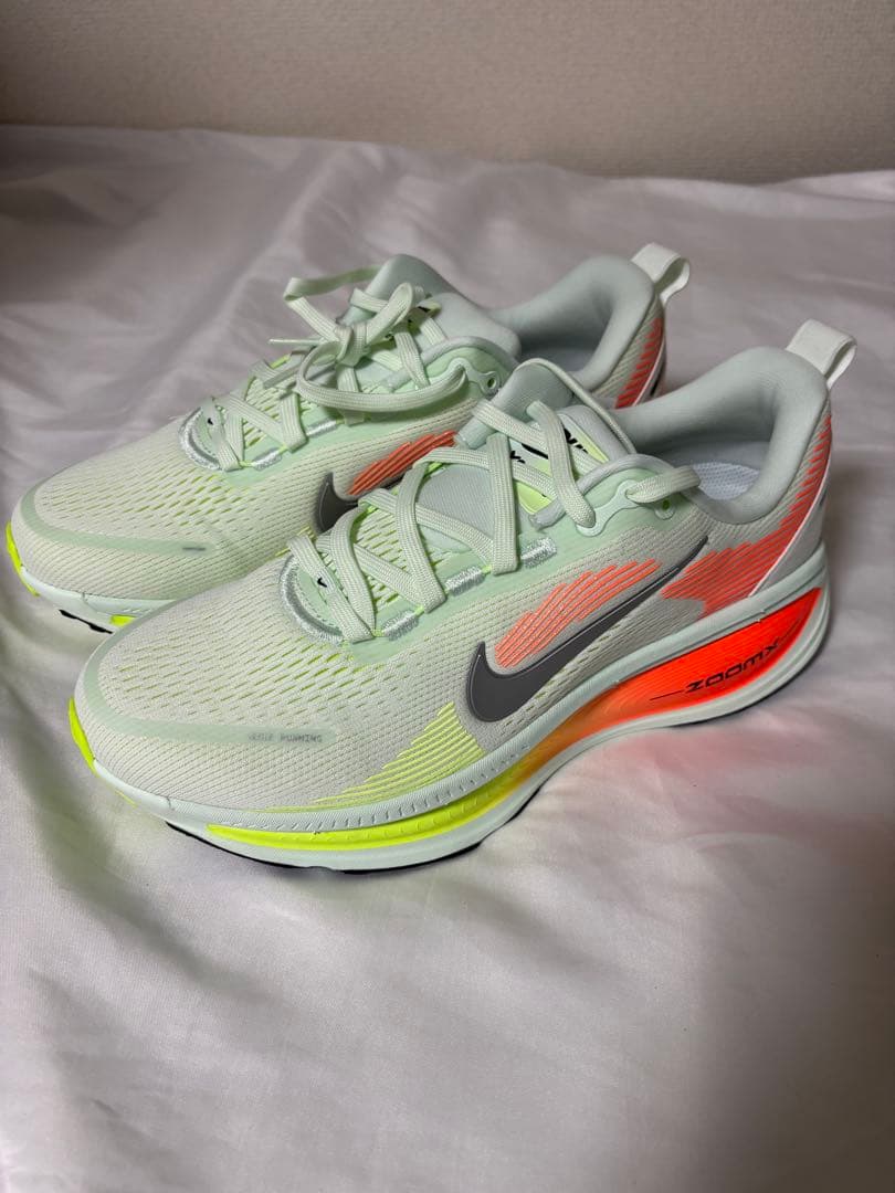 送料込み！新品未使用！NIKE ボメロ18 サイズ26cm