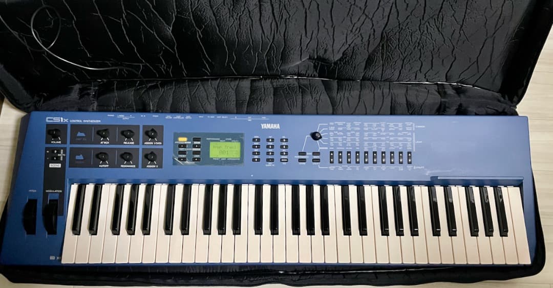 Yamaha CS1x シンセサイザー　美品
